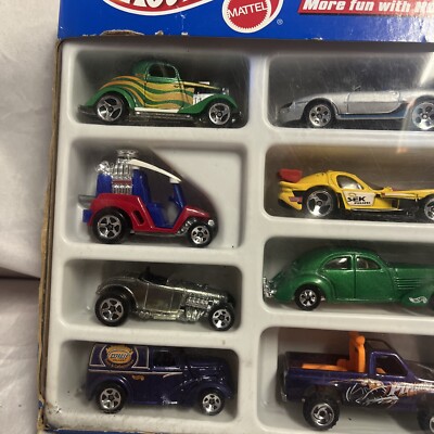Hot Wheels ミニカーセット20台 Amazon.com: Hot Wheels Toy Cars & Trucks 20-Pack, Set of 20 1:64