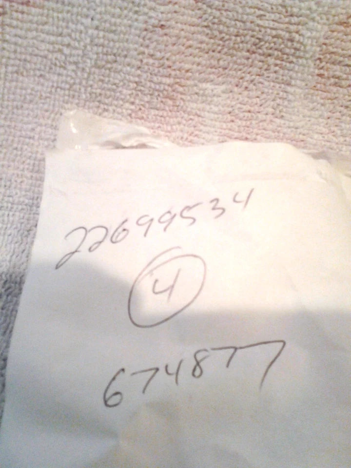 TAPA BRAZO LIMPIAPARABRISAS AVALANCHE EXPRESS VAN SILVERADO SUBURBAN TAHOE 22699534 Foto 3 de 3