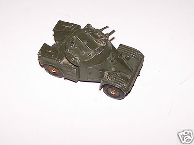 Dinky Toys AML Panhard Auto mitrailleuse légère blindée Meccano char - Collection Dinky Toys AML Panhard Auto mitrailleuse légère blindée Meccano char - Collection