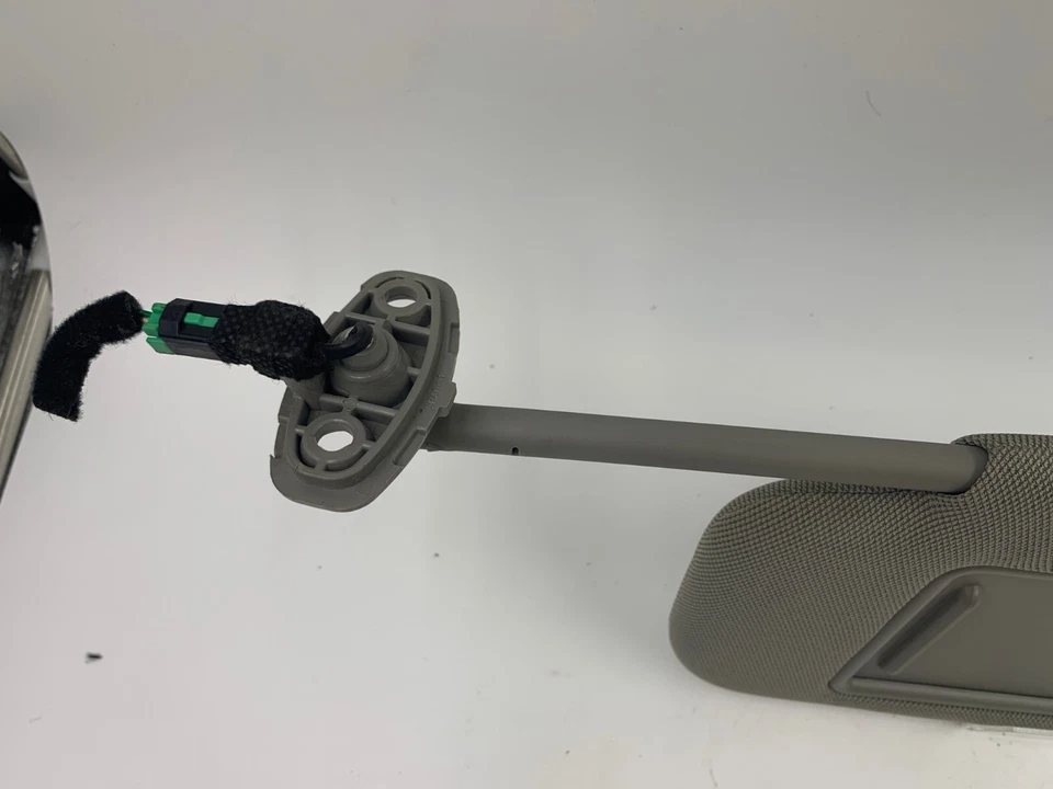 Parasol para conductor Kia Sedona 2015-2020 bronceado OEM A04B03034 Foto 3 de 4