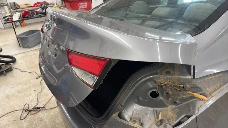 (LOCAL PICKUP ONLY) HYUNDAI ELANTRA Trunk/decklid/hatch/tailgate - Изображение 3 из 4