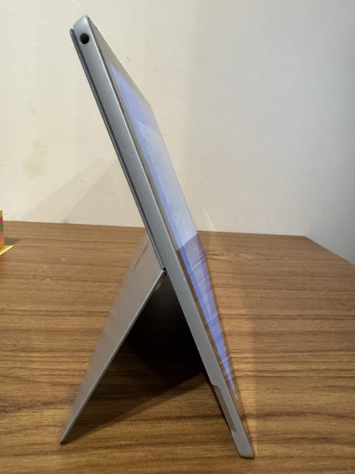 Microsoft Surface Pro 5 (2017) – Intel i7 / 8GB / 256GB – Fully Working - Image 3 of 4