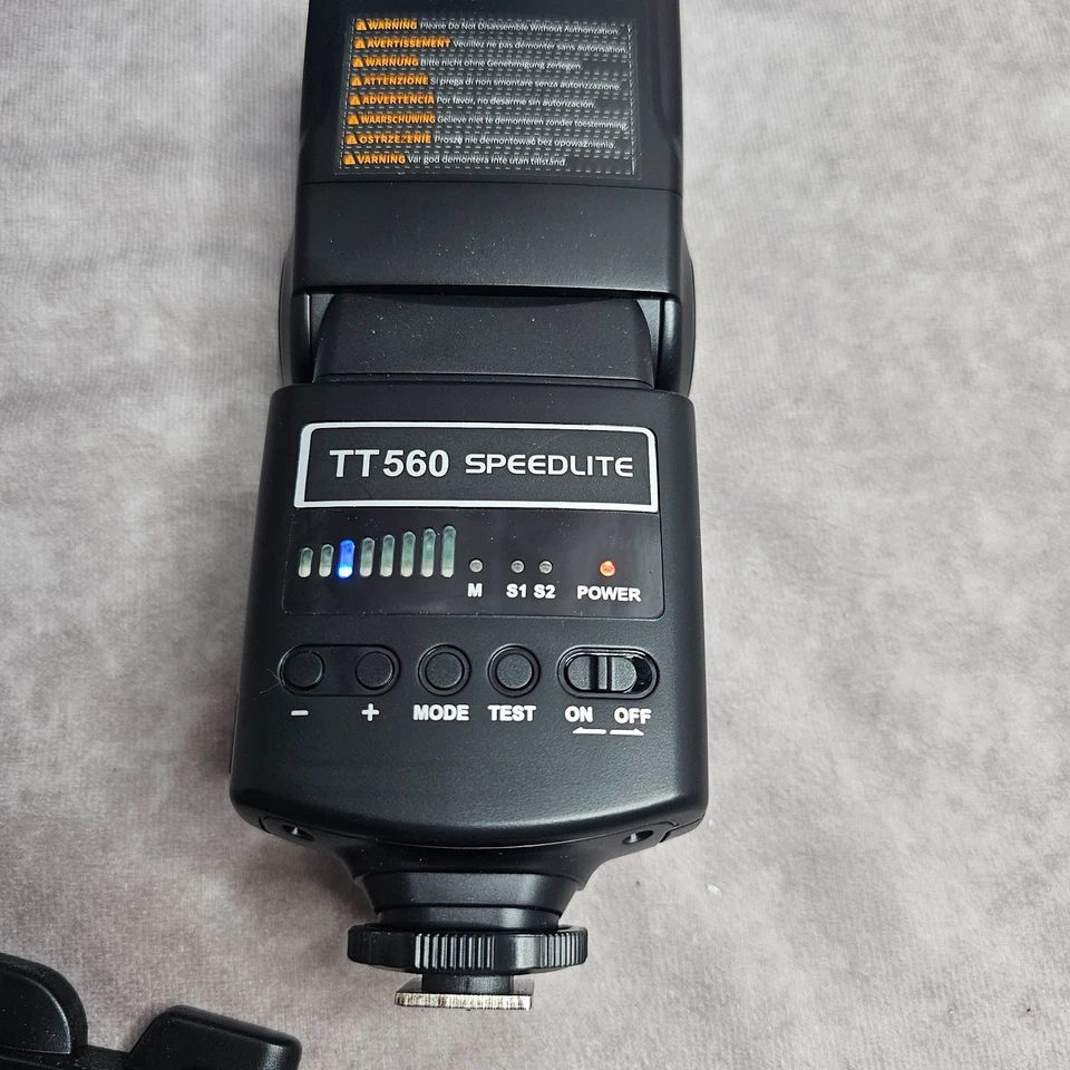 Neewer TT560 Flash Speedlite for Canon Nikon Sony Panasonic Olympus Pentax DSLR - Image 2 of 4