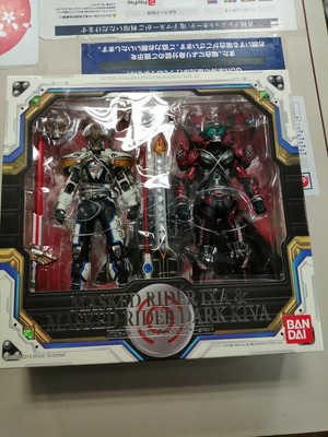 BANDAI S.I.C Kamen Rider Ixa & Kamen Rider Dark Kiva | eBay