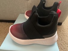 NEW NIB Toddler Boy Slip on Sneaker Cat and Jack Black Red US Shoe sz 5