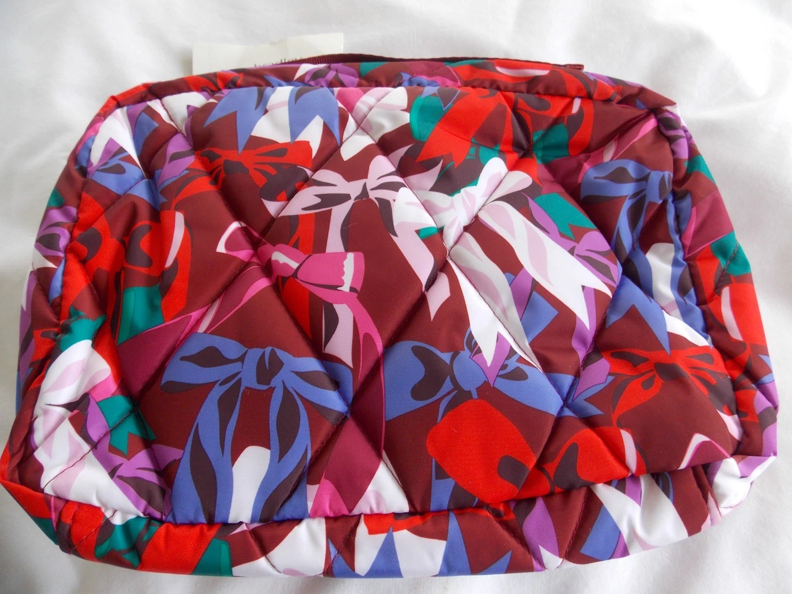 Vera Bradley BOW SHOW Ultralight Essential hanging travel organizer NWT
Opens in a new window or tab