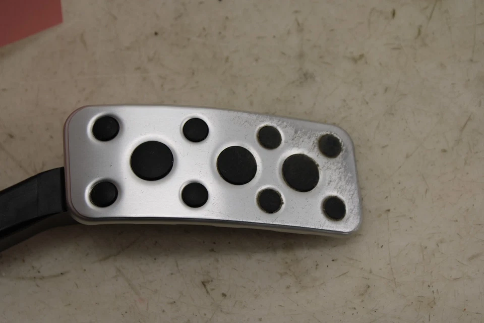 Pedal acelerador 2015-2021 Subaru WRX STI OEM NE102 Foto 3 de 4