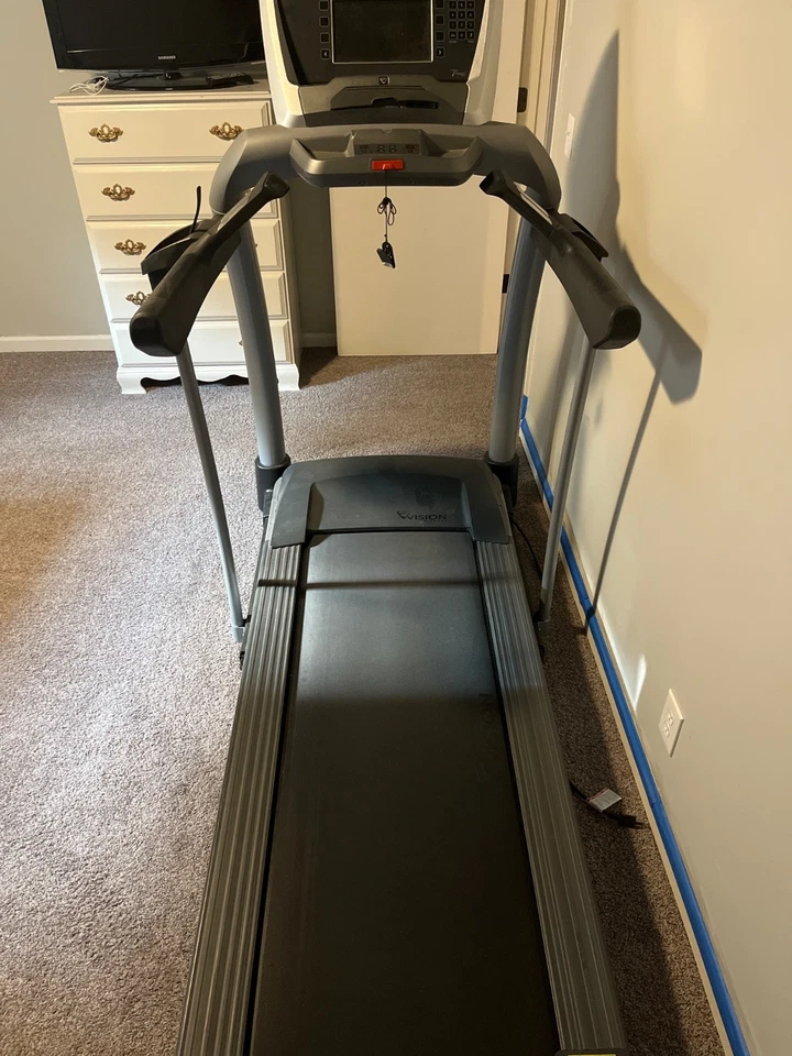 Vision total fitness 20 treadmill, mechanics working, screen freezes - Image 2 of 4