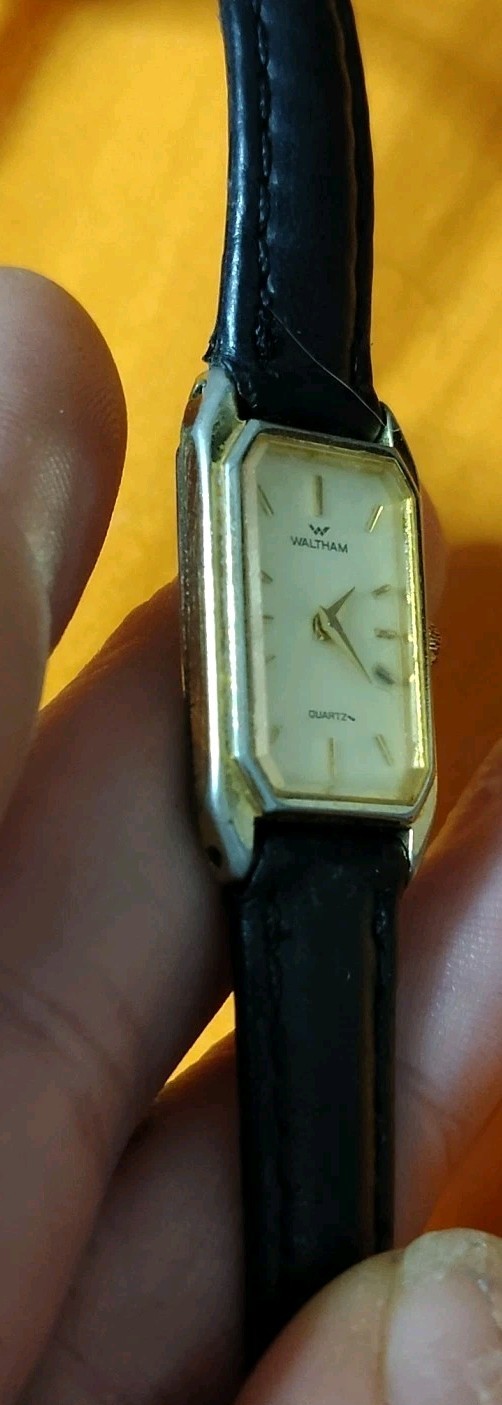 Vintage Waltham Gold Rectangular Thin Quartz Watc… - image 6