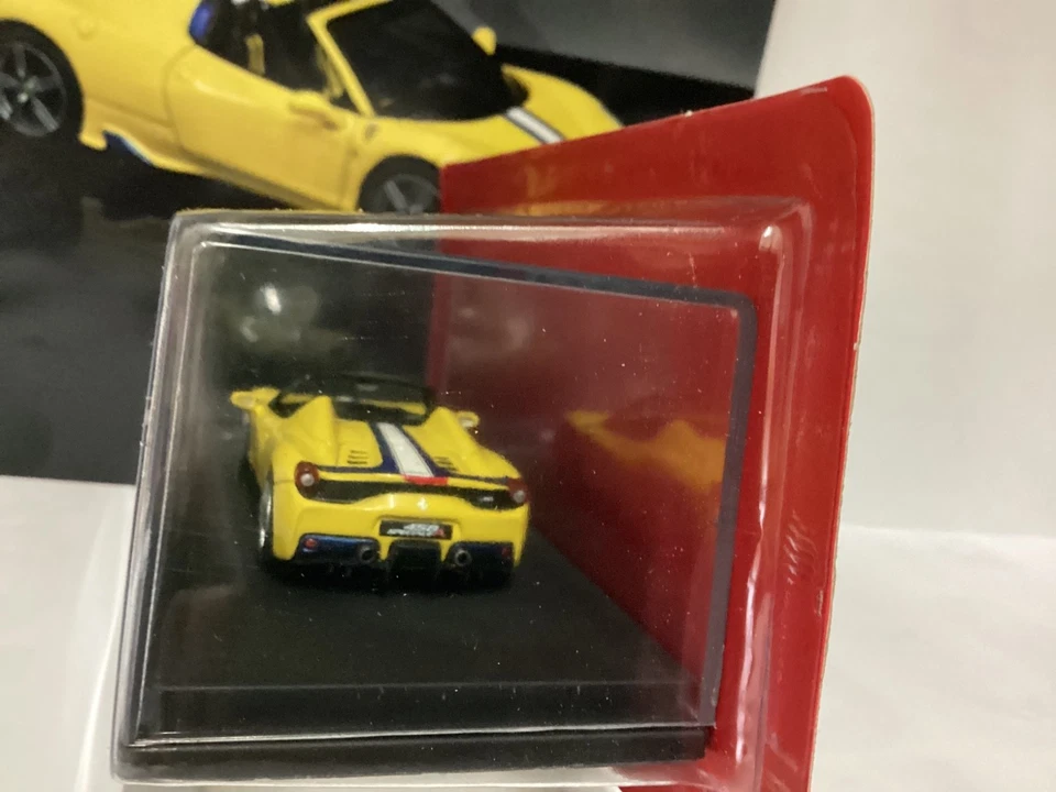 FERRARI 458 SPECIALE A 2014 1/64 die-cast + BOOKLET Limited edition - Immagine 4 di 4