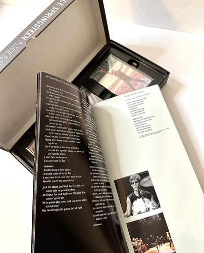 RARE -New! 12”x6” Bruce Springsteen LIVE 1975-85 Cassette Box Set Columbia 40558 - Picture 4 of 12