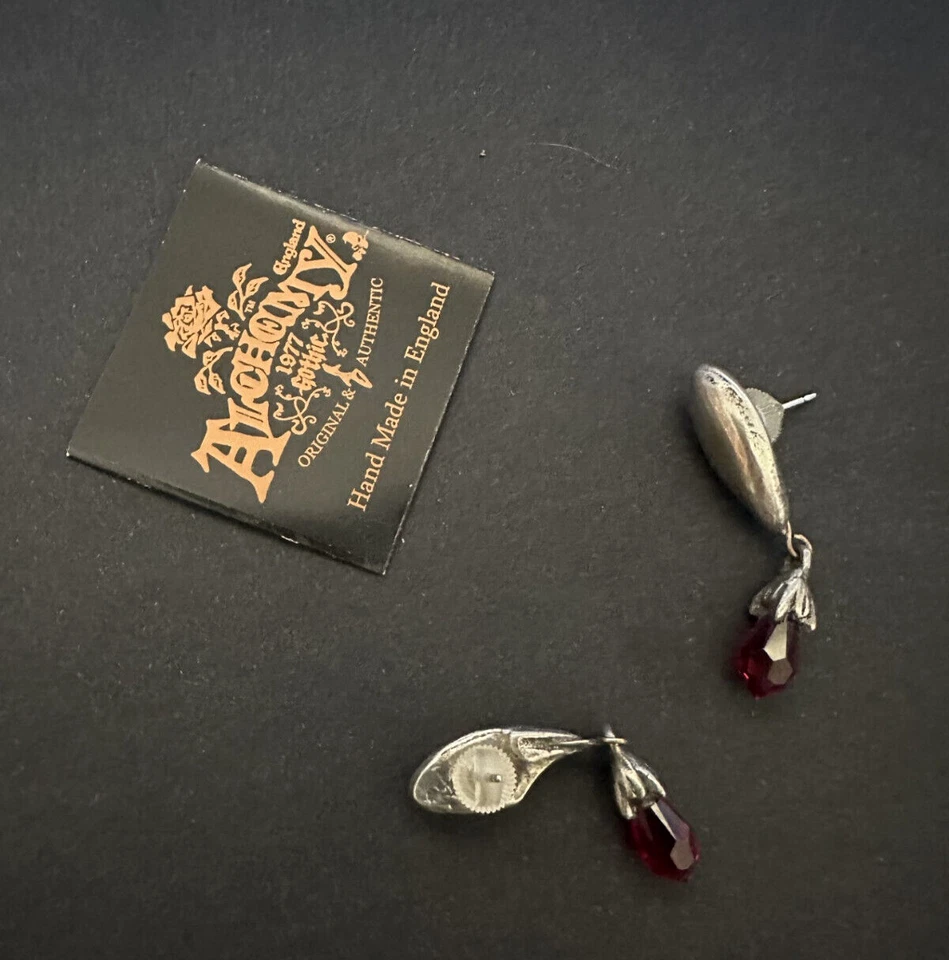 VAMPRETTA Orecchino A Chiodo (2) Alchimia Gotica - Immagine 2 di 3