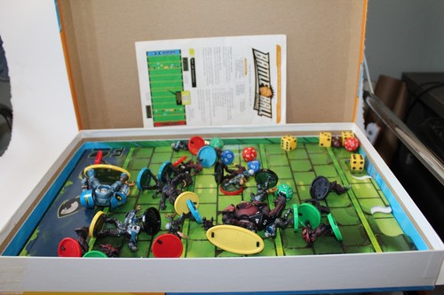 Milton Bradley Battle Ball Board Game Future Of Football - Picture 9 of 10