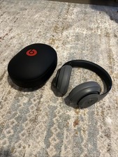 Beats Studio 3 Wireless With Case Pre Owned Good Condition Grey