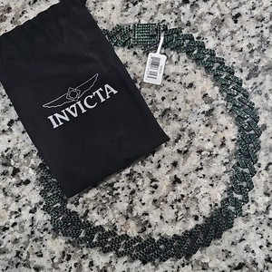 DEAL!!! $29.00 ONLINE XL Invicta Cuban Link Green Crystal Silver Necklace 21in 