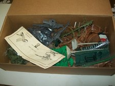 VINTAGE 1960/70' S MARX BATTLEGROUND PLAYSET -  PARTS   ACCESSORIES