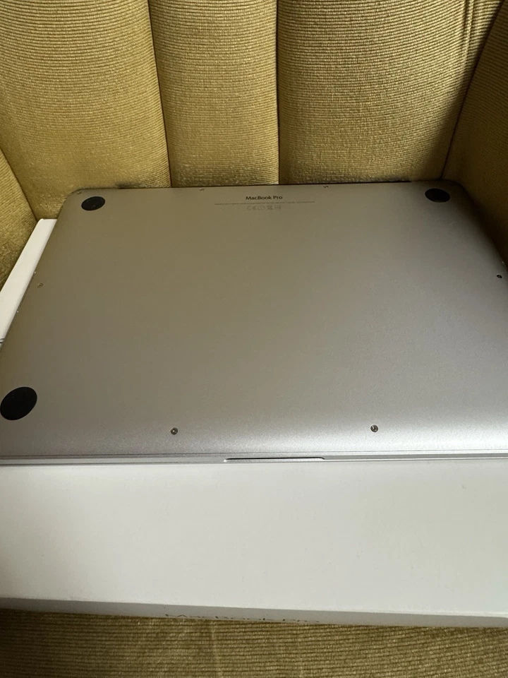 Apple MacBook Pro 13" 2015 · i5 · 16GB · 512GB, foto 3 di 5