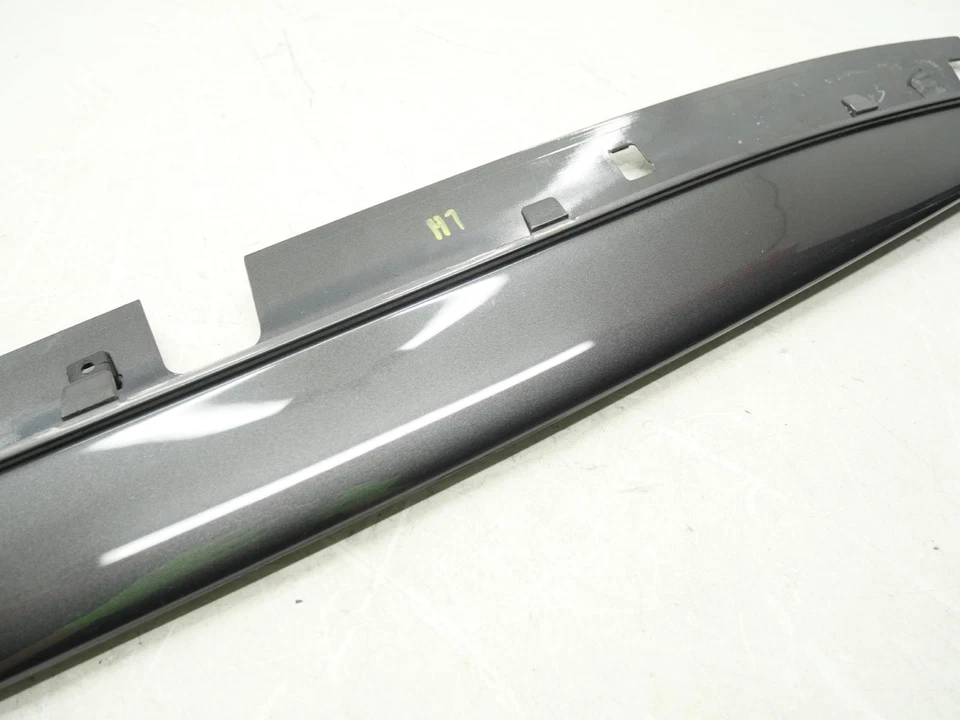 Cubierta de faldón lateral moldeada basculante trasero LH 2016-2021 McLaren 570S OEM usada Foto 3 de 4