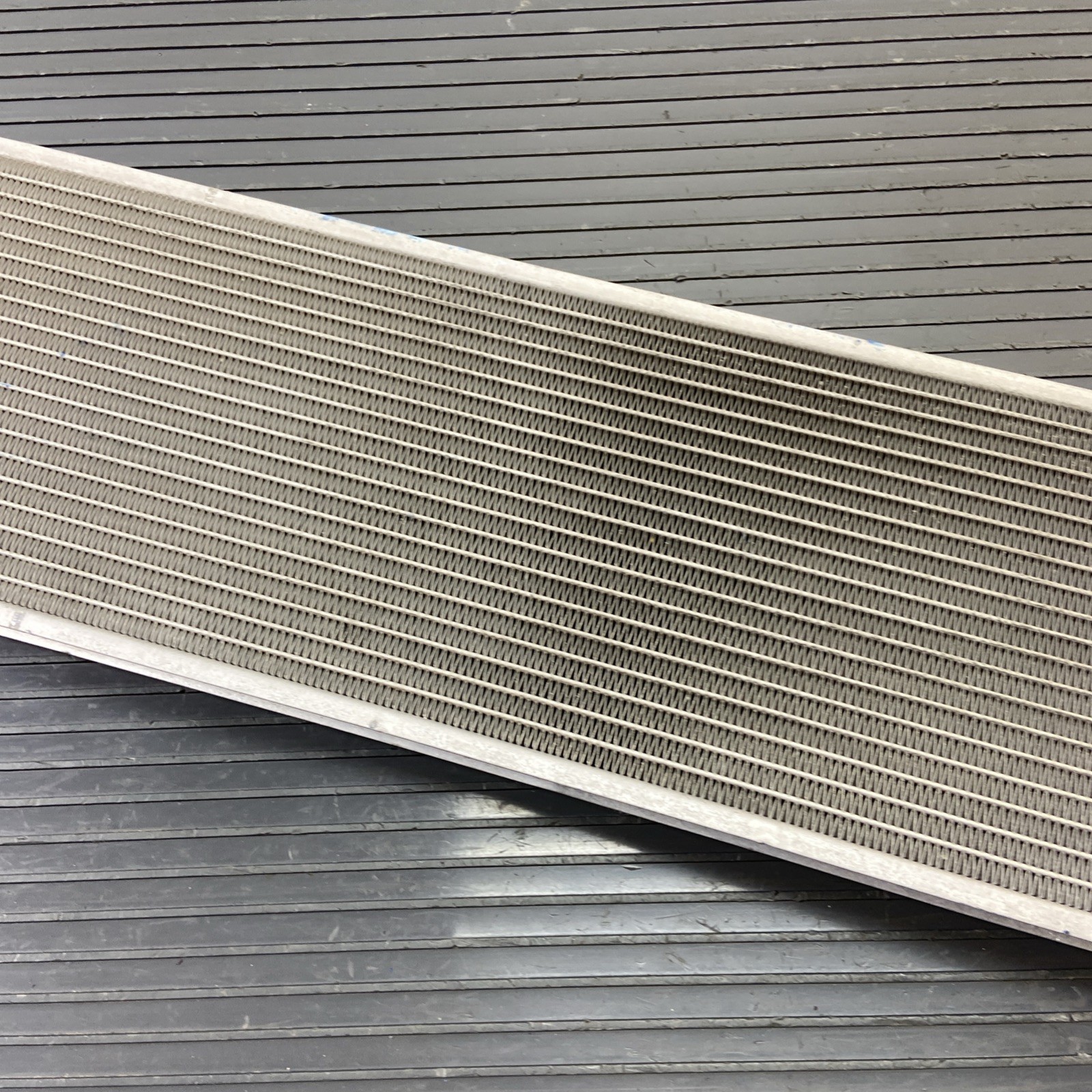 2018-2023 Maserati Levante 3.0L Auxiliary Water Coolant Radiator 670103891 OEM