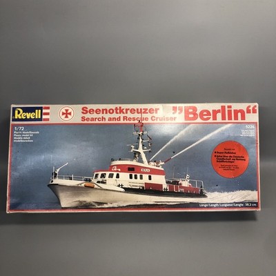 Revell 5226 BERLIN Seenotkreuzer  BERLIN  Search and Rescue Cruiser 1:72 OVP #8