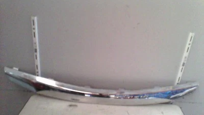 Calandre DACIA SANDERO 1 8200735104 K7J_714 - Photo 1/2