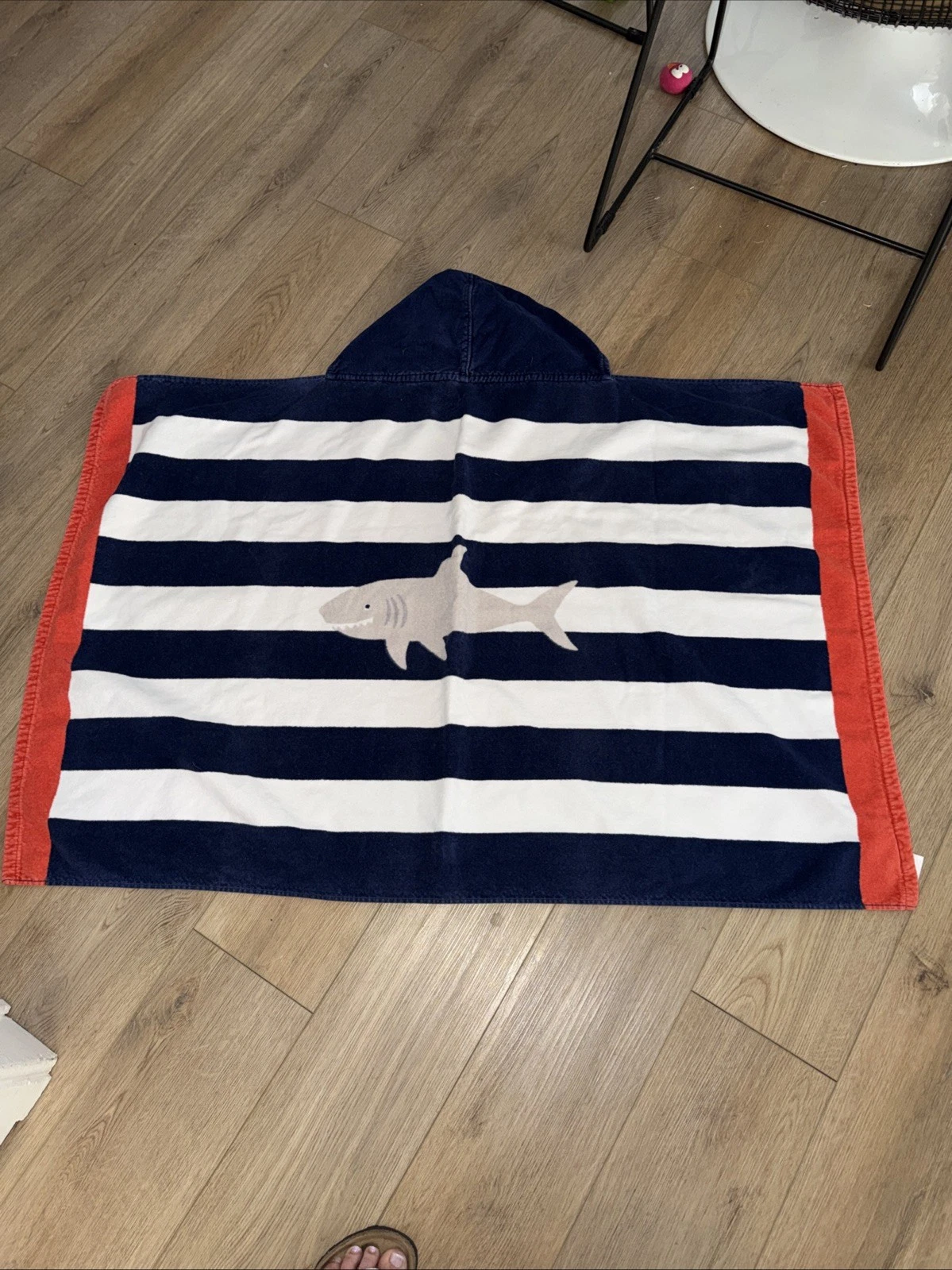 POTTERY Barn Kids Hooded Shark towel Beach Pool Full Size