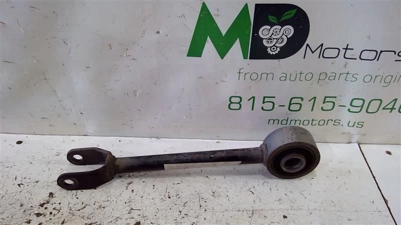 Brazo de control trasero derecho Nissan Murano 2015-2017 OEM 55110JP00A Foto 3 de 4