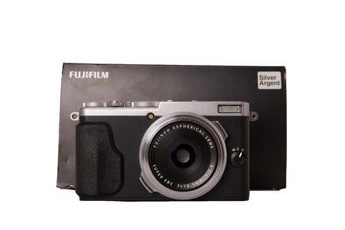 FUJIFILM XQ1 Digital Camera 12 MP 4x Optical Zoom 1080p HD Video