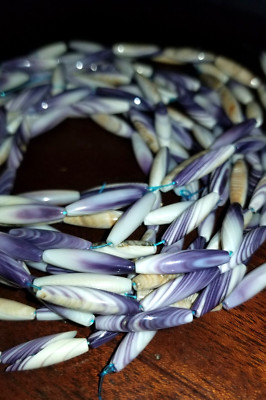  Vintage ROUND Authentic Purple White Quahog Wampum Rare Jewelry Beads 20 Count