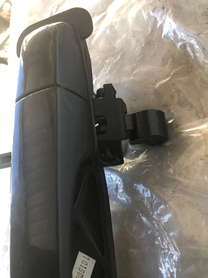 Cadillac SRX 2007 manija de puerta exterior derecha del lado del pasajero derecha usada Foto 3 de 4