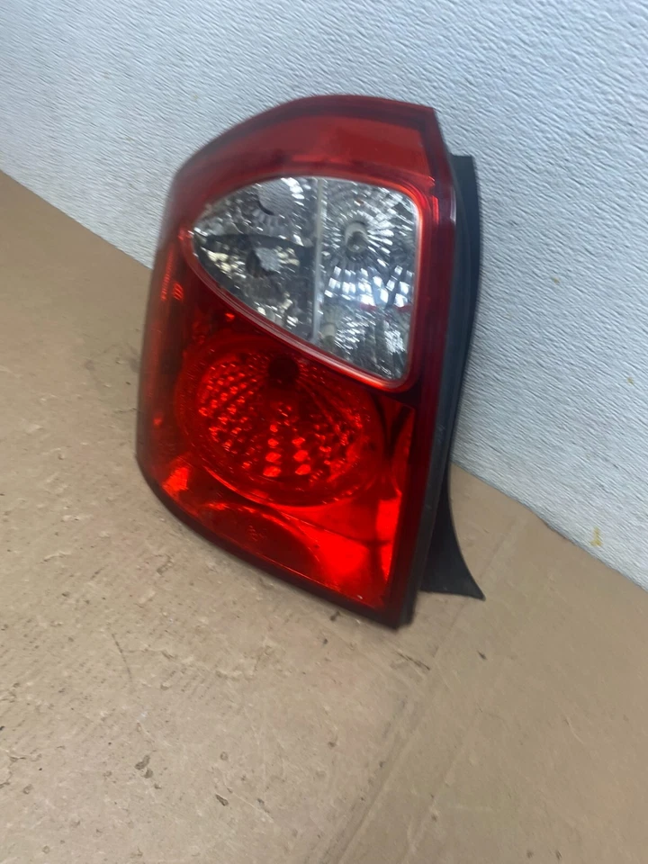 Luz trasera lateral izquierda conductor Kia Spectra 2007 2008 2009 OEM M2072 DG Foto 2 de 4