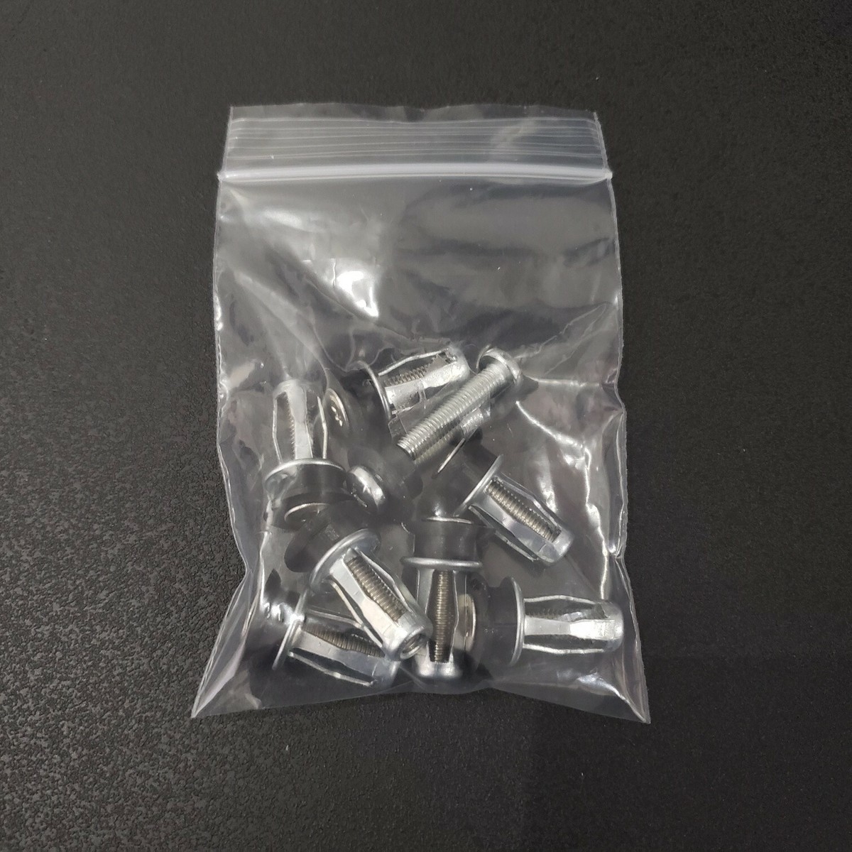 88-91 Honda Civic/CRX Windshield Cowl Hardware Kit EE9 EF9 EF8 EE8