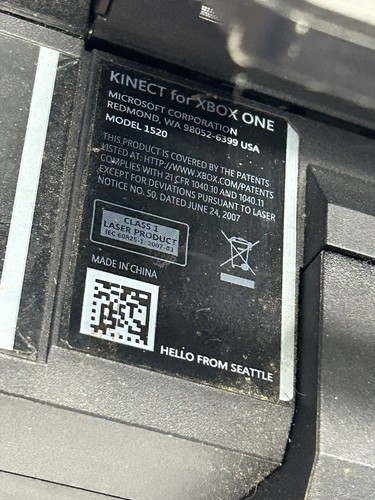 Microsoft Xbox One Kinnect Black Sensor Bar Model 1520 Power 2 Wired Controllers - Picture 13 of 14