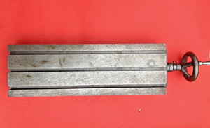 BENCHMASTER MILLING MACHINE TABLE AND LEAD SCEW ASSEMBLY. COMPLETE