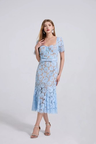 Robe Bandage Dentelle Découpée BEBE Neuve Avec étiquettes - Taille XL