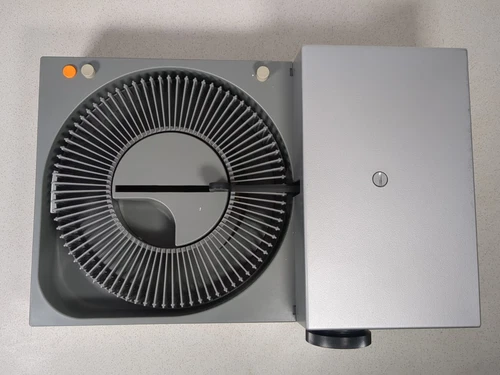 Rollei P37E Carousel 35mm Slide Projector With Remote Control & Case P37E E - Picture 9 of 15