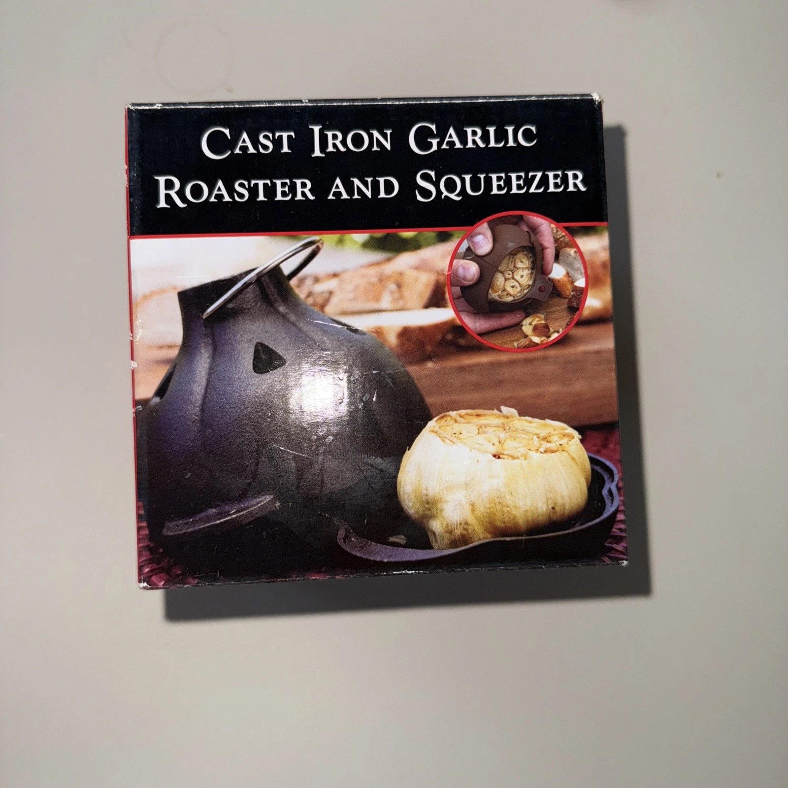 CHARCOAL COMPANION CAST IRON GARLIC ROASTER AND SQUEEZER