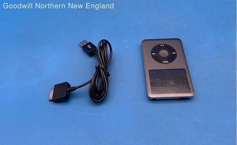 iphodクラッシック　120ギガ Pre-Owned Apple 7th Gen iPod 120GB Black Classic MP3 Audio