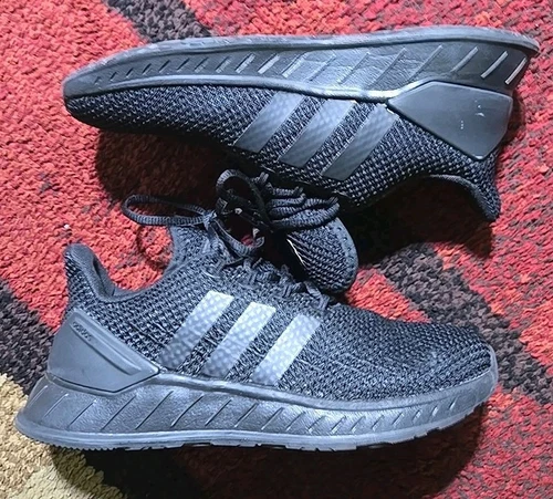 Adidas Queststar Flow FZ2955 taglia 3 sneakers comode per bambini scuola tutto il giorno nere