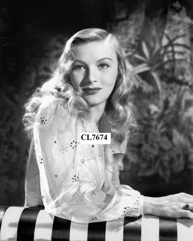 Veronica Lake in a Publicity Portrait for the Movie "Sullivan's Travels" Photo