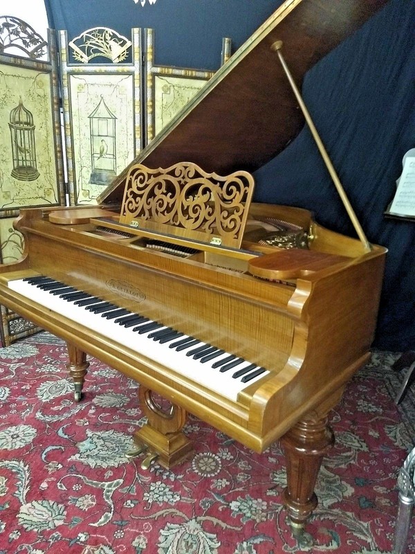 Beautiful art  case 5' grand piano ( free  yamaha key felt  cover )