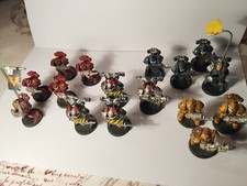Space crusade lot de 16 figurines space marines 40k