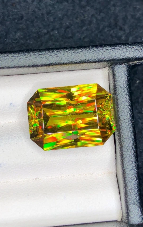 5.04 Ct Natural Full Fire Sphene Titanite Radiant Cut Gemstone For Jewellery - Image 2 of 2
