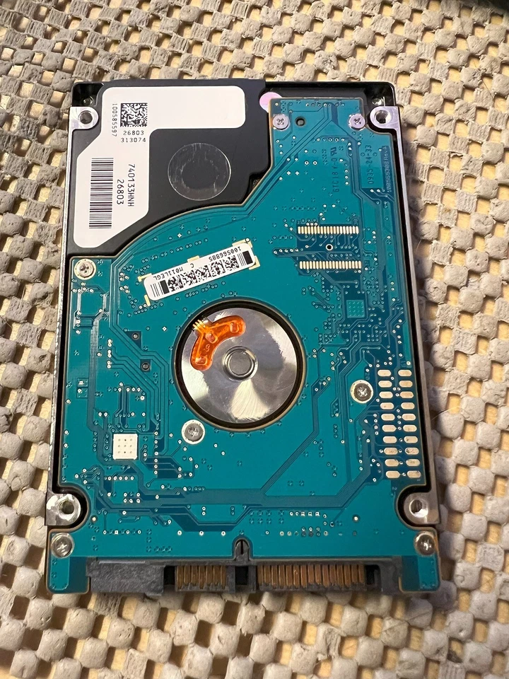 Lenovo 320GB 7200RPM SATA 3Gb/s 16MB Cache 2.5-Inch Hard Drive - Image 2 of 2