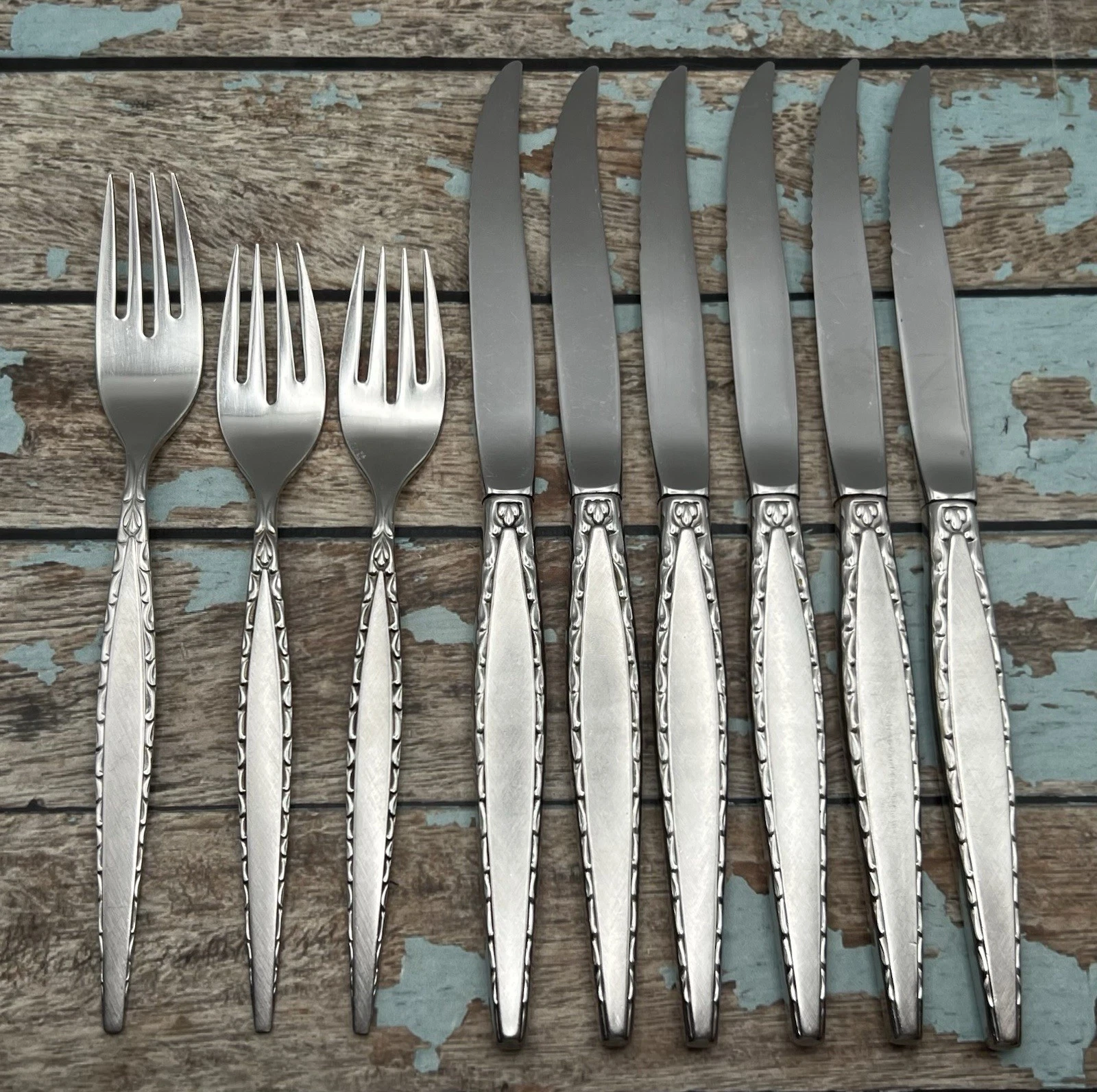 Oneida VENETIA Serrated Steak Knives Forks Community Stainless Flatware Set 9