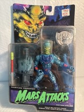 Stan Lee Swings the Mighty Typewriter of Doom on Mars Attacks Promo Card 19