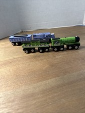 Circo Wooden Railroad Train Car Set of 4 Magnetic Blue Green