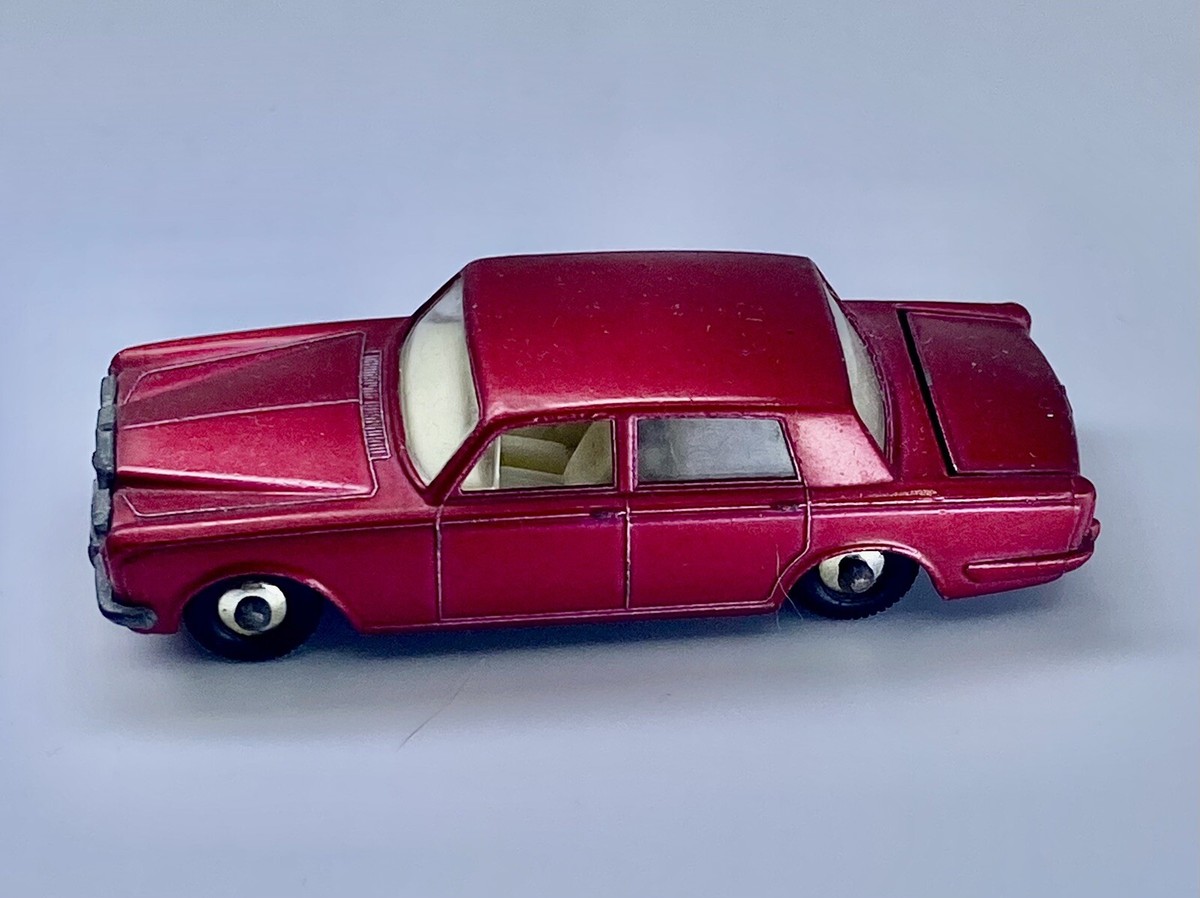 Matchbox Lesney ROLLS ROYCE SILVER SHADOW # 24 regular wheels 1967