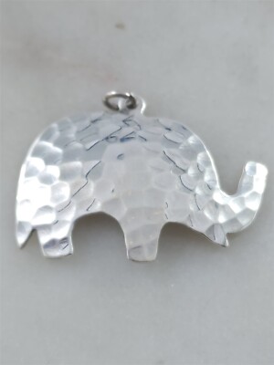 Vintage massiver gehämmerter Sterlingsilber Elefant Anhänger 4,5 Gramm