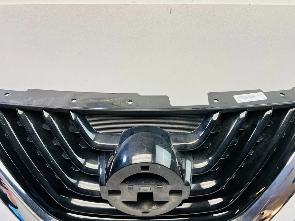 2015 2016 2017 2018 Nissan Murano Upper Grill Grille Chrome W/O Camera - Image 4 of 4